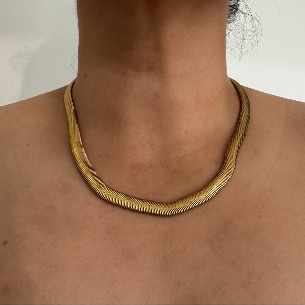 NEW 18K GOLD PLATED SNAKE NECKLACE